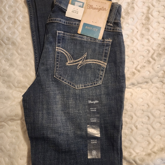 Wrangler Women's Blue Boot Cut Jeans - Picture 1 of 3